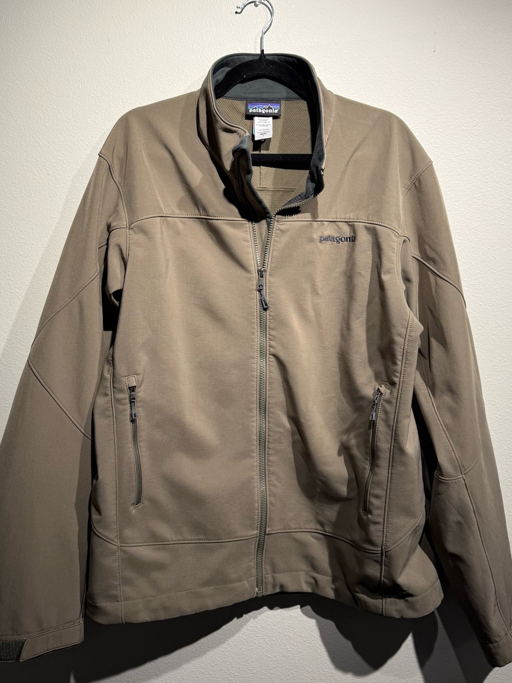 Patagonia Men's Taupe Lightweight Full-Zip Jacket